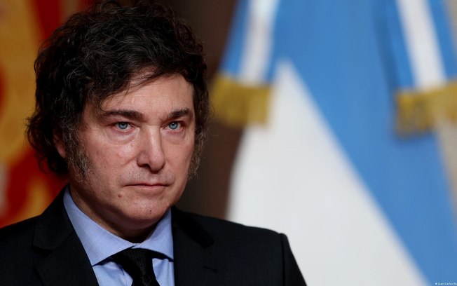 Presidente Milei promete combater suposta rede de desinformação russa: "Serviços secretos"
