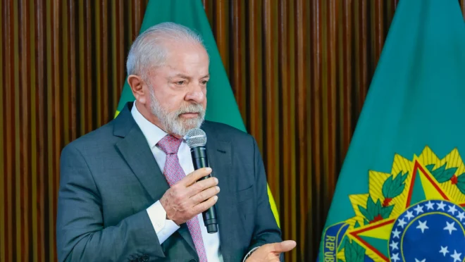 Desesperado, Governo Lula vai liberar R$ 7 bilhões do FGTS para aliviar dívida das famílias 