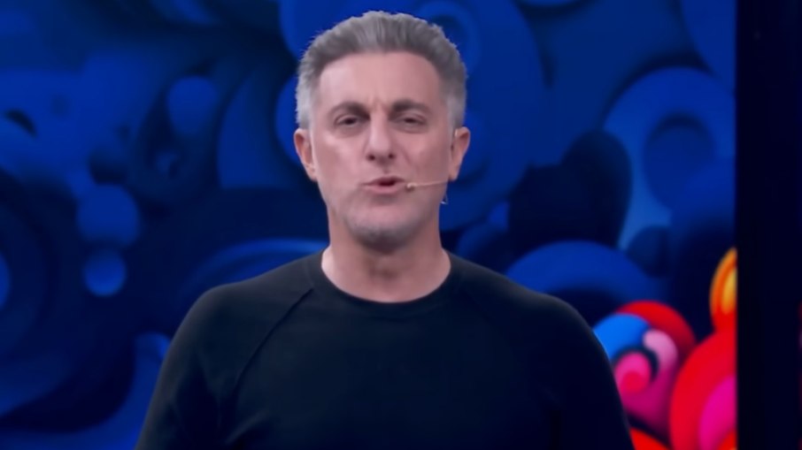 Rede Globo escala "arma secreta" para salvar Luciano Huck de tomar lavada da Record
