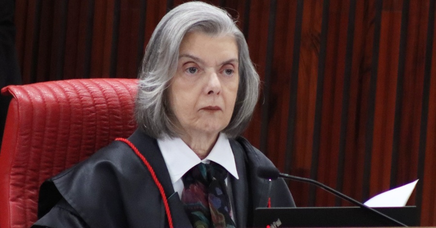 Ministra Cármen Lúcia decide antecipar saída da Presidência do TSE