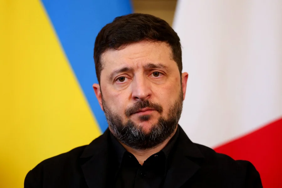 Presidente Volodymyr Zelensky aceita cessar-fogo temporário proposto por Putin
