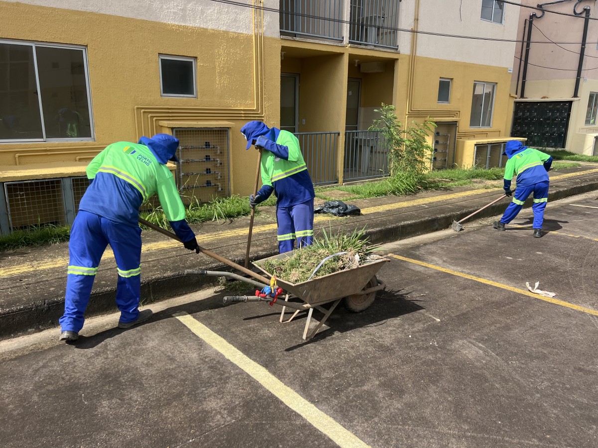 Limpeza urbana avança com 2,5 mil km de ruas atendidas e 546 km de roçagem

