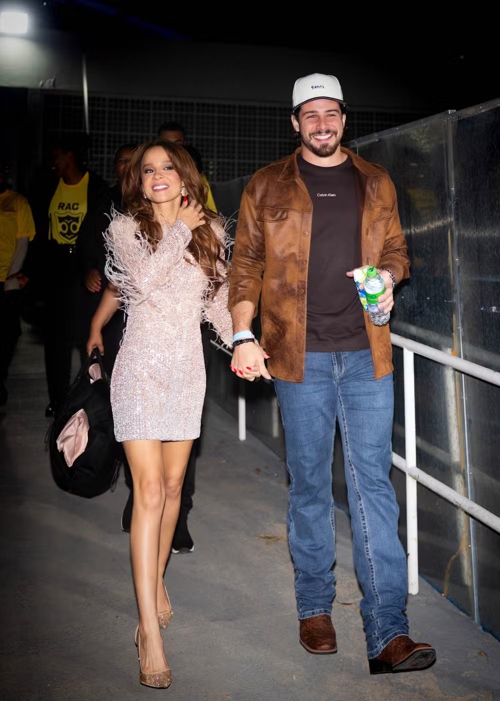 Maiara faz primeira aparição pública ao lado de 'boy discreto' após assumir affair
