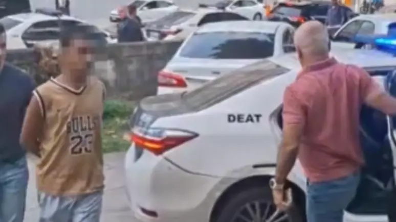 Homem é preso por cobrar de turista R$ 10 mil por espetinho de carne em Copacabana