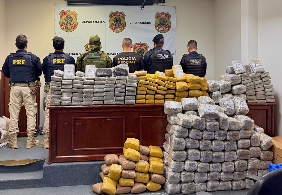 Operação apreende 460 quilos de drogas escondidas em carro transportado por caminhão em Rondônia