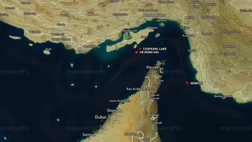 Irã libera passagem de navios comerciais pelo Estreito de Ormuz após guerra com os EUA
