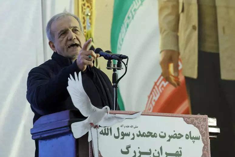 Presidente do Irã prega 'diplomacia' após apreensão de navio pelos Estados Unidos