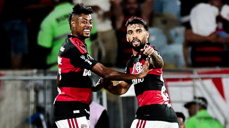 Torcida do Flamengo se preocupa com dores de Paquetá
