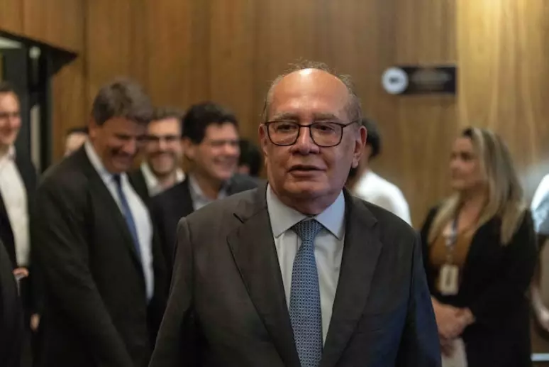 Oposição articula impeachment de Gilmar Mendes após ministro pedir para investigar Zema