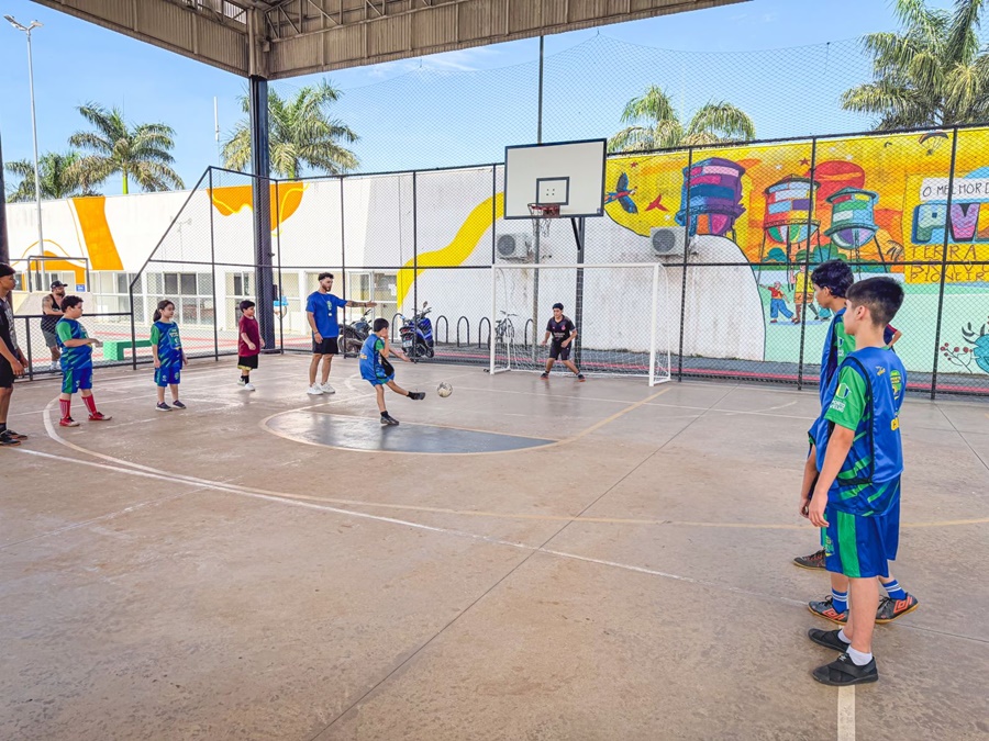 Projeto 'Construindo Campeões' inicia treinos de futsal e amplia oportunidades para jovens