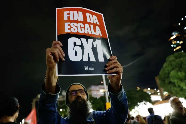 CCJ aprova PEC do fim da jornada de trabalho 6x1 e tema avança na Câmara