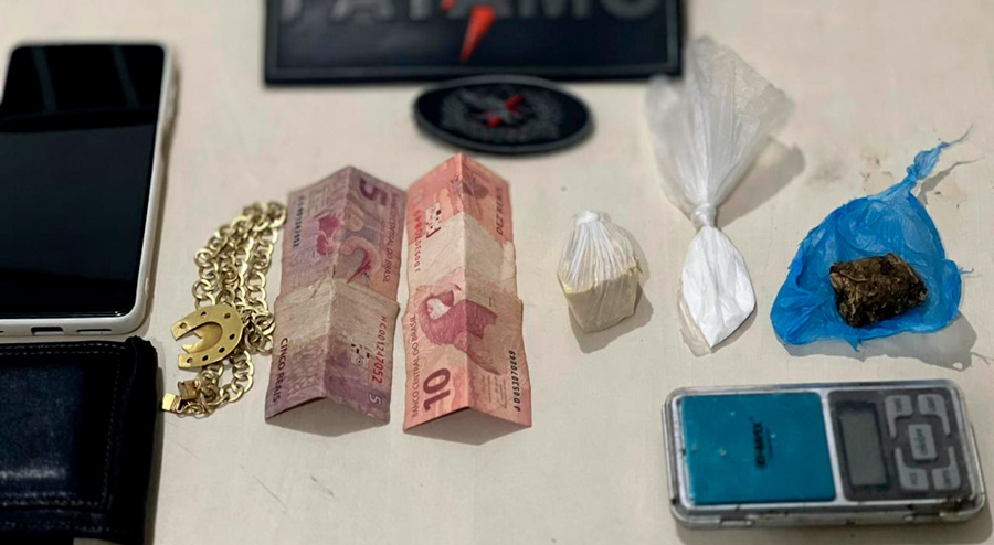 Suspeito foge da PM, mas é preso com drogas e balança de precisão em Ji-Paraná