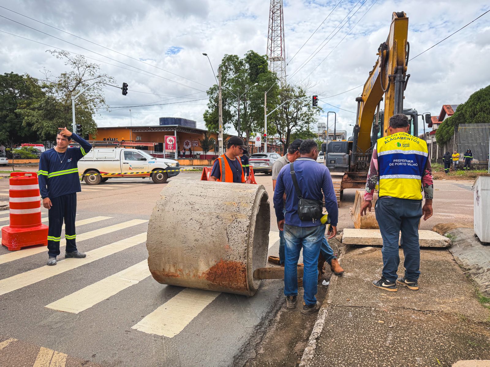 Obra de drenagem vai acabar com alagamentos históricos na zona Leste da capital
