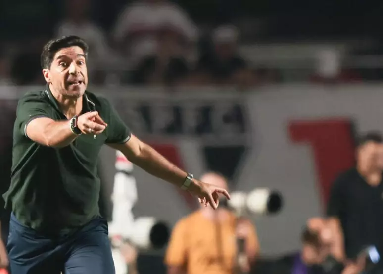 Abel Ferreira ironiza arbitragem e manda indireta a Daronco após jogo do Flamengo