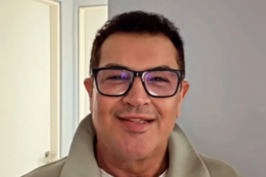 Cantor Beto Barbosa detona prefeito e cobra pagamento por show não pago