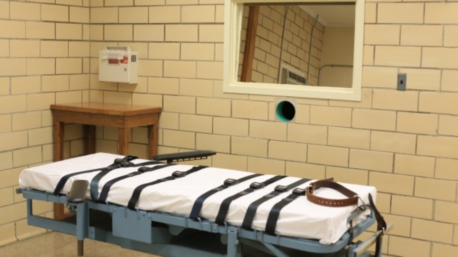 Estados Unidos retomam pena de morte com injeção letal e estudam fuzilamento
