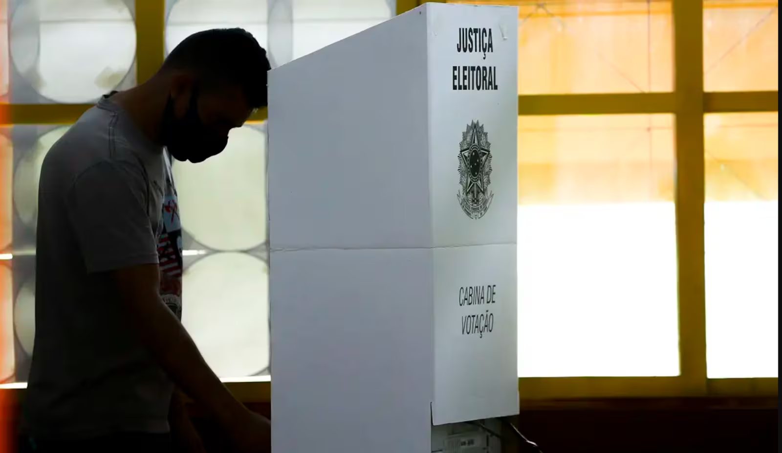 TSE aprova repasse de R$ 13,2 milhões para Itamaraty organizar eleições no exterior
