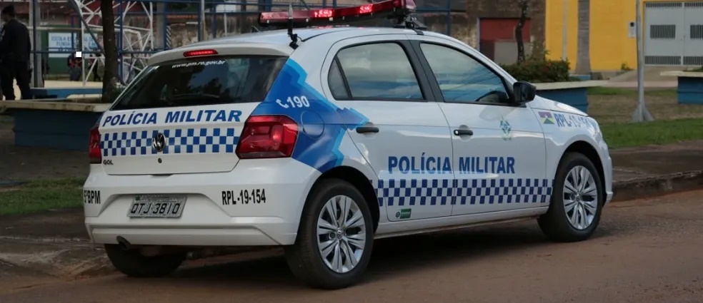 Motorista bêbado foge após derrubar poste com caminhão e acaba preso em Porto Velho