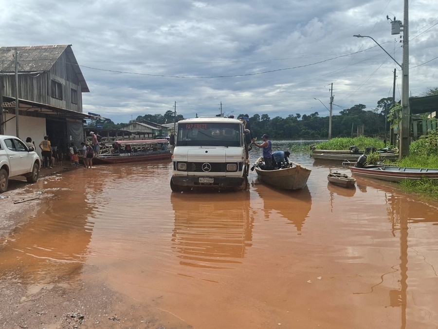 Rio Madeira passa dos 15 metros e situação de emergência é decretada 