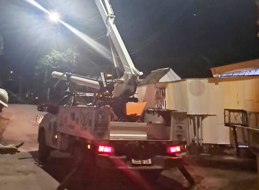 Vereador Dr. Júnior Queiroz atende demanda da população e garante iluminação em ponte entre bairros