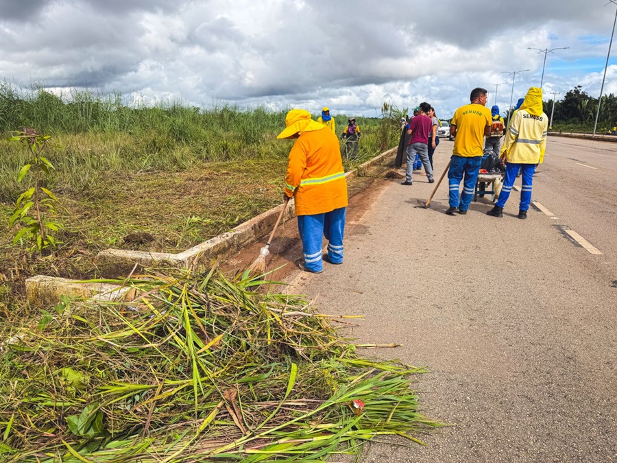 Limpeza urbana avança e intensifica serviços em três importantes avenidas da capital