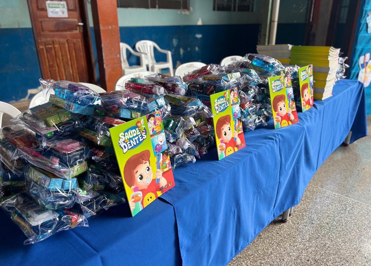 Alan Queiroz destina R$ 400 mil em kits odontológicos para alunos da rede municipal
