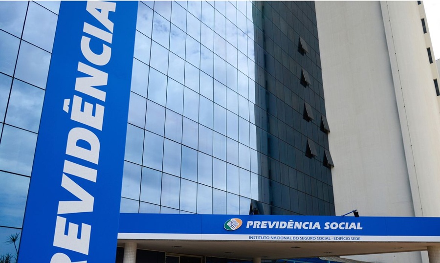 Fila do INSS cai 16% em dois meses com análise de mais de 500 mil processos
