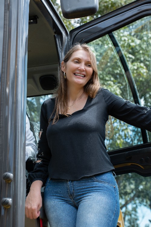 Seringueiras garante R$ 210 mil para telas interativas com apoio de Deputada Lebrinha
