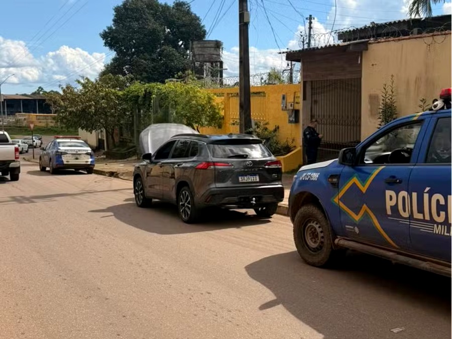 Carro clonado com placa duplicada em dois estados é recuperado pela polícia em PVH