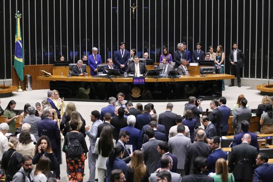 Congresso impõe nova derrota ao governo e derruba veto à dosimetria