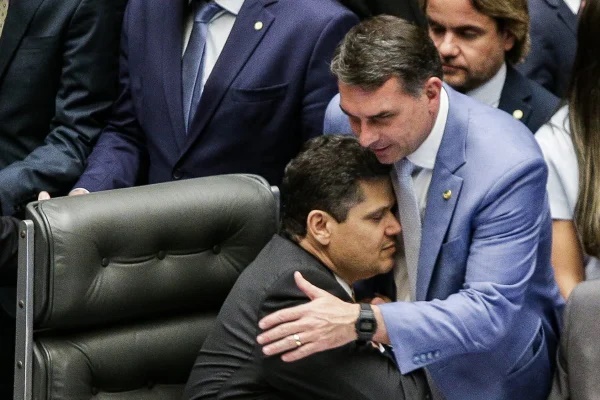 Congresso impõe nova derrota ao governo e derruba veto à dosimetria