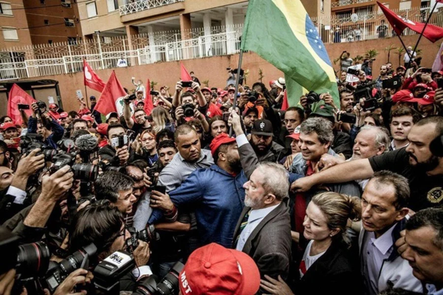Aumenta a torcida para que Lula desista de se candidatar à reeleição em outubro desse ano
