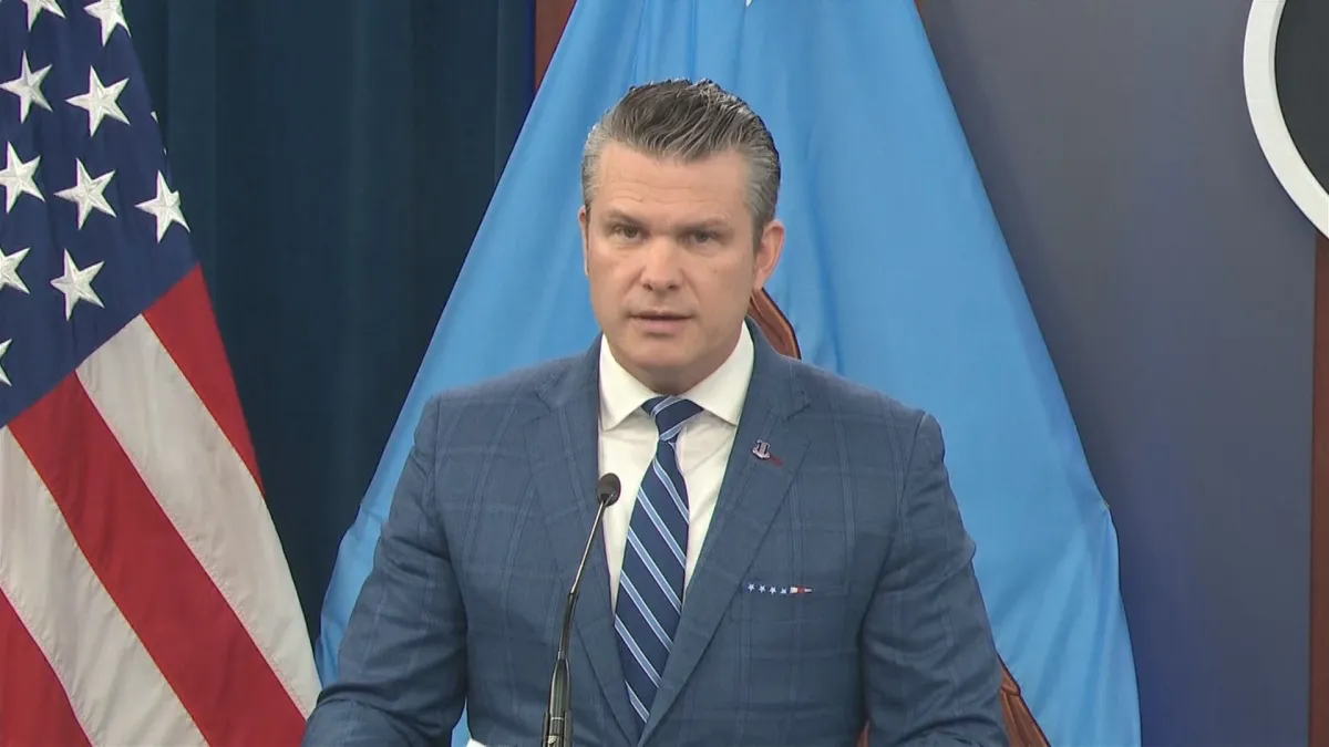 Hegseth diz que plano dos Estados Unidos para guiar navios por Ormuz é temporário
