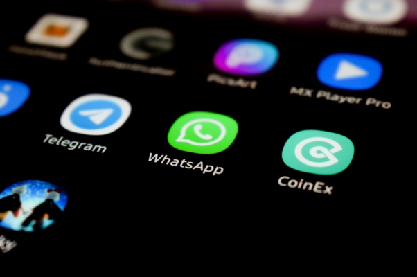 Participação em grupo de WhatsApp não prova vínculo com organização criminosa
