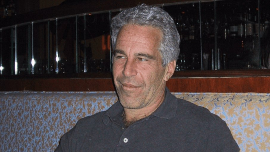 Juiz divulga suposta carta de suicídio de Jeffrey Epstein que estava em cela na prisão 