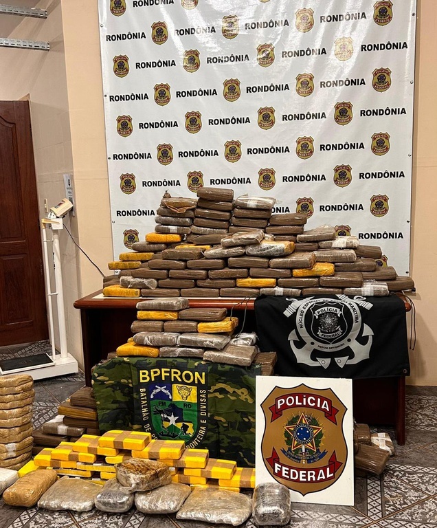 PF, BPFRON e PRF apreendem cerca de 300 kg de drogas em operação no Rio Madeira