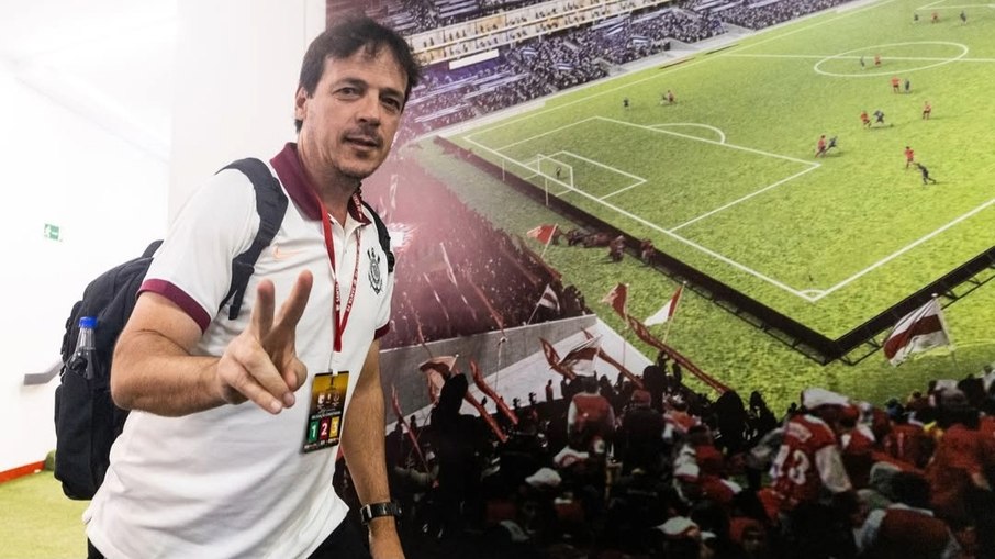 Diniz vê mística em empate pela Libertadores: "Foi Corinthians"
