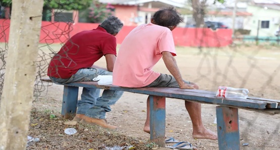 Nova lei garante passagem para moradores de rua voltarem à cidade de origem
