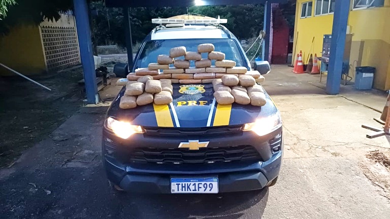 PRF apreende mais de 50 kg de drogas após perseguição em Porto Velho