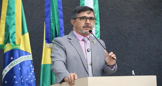 Vereador, que também é policial ligado a Marcos Rogério, admite vigiar casa de Fúria