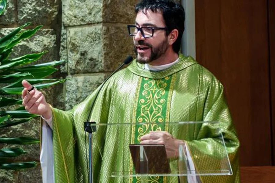 Em recente entrevista, Padre Fábio de Melo surpreende ao falar de vida sexual: “Me envolve”
