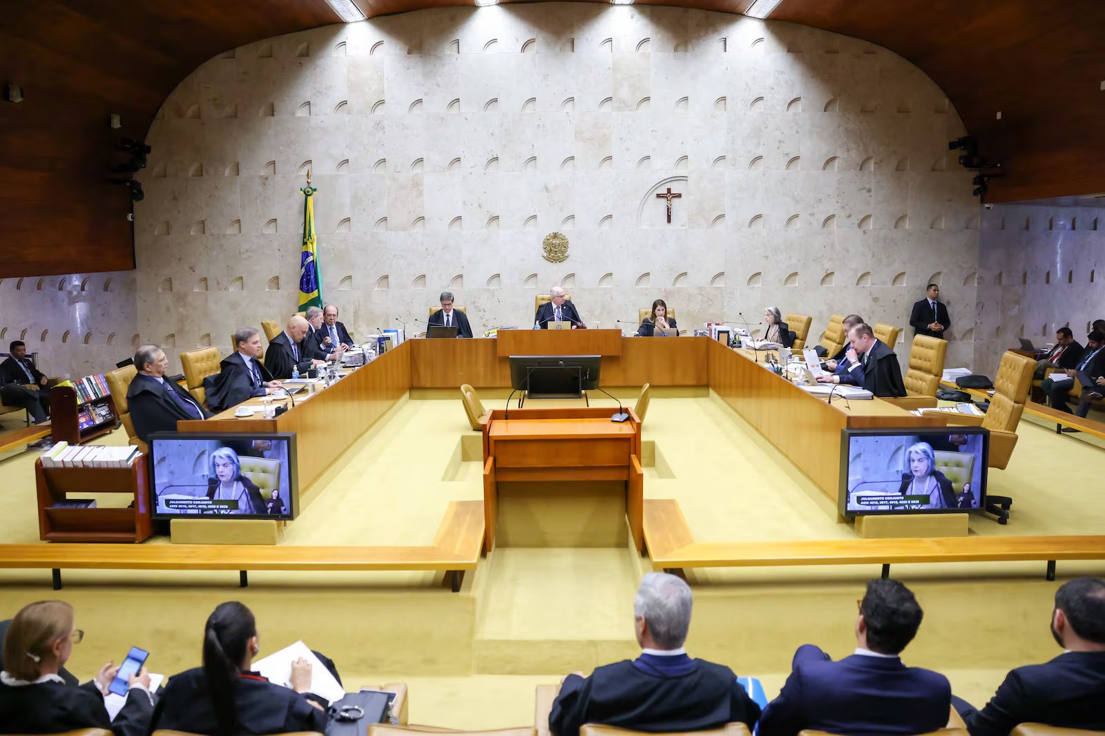 STF retoma julgamento sobre impacto do piso salarial em toda a carreira dos professores
