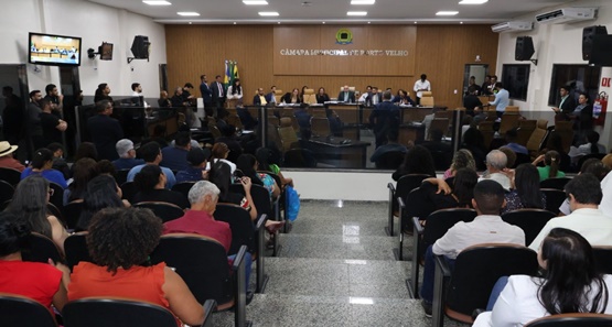 Confusão dentro da Câmara provoca reação de entidades da imprensa