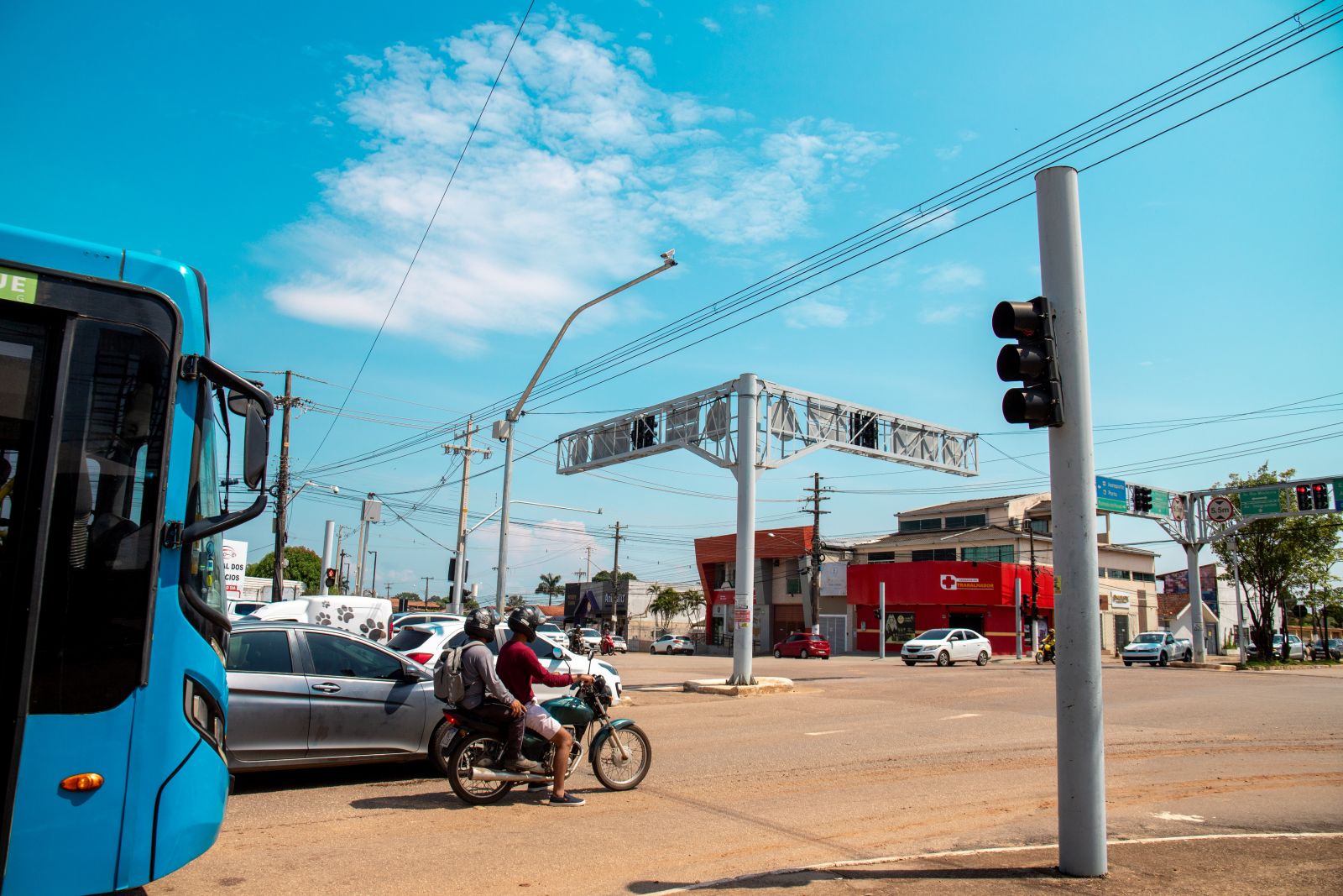 Radares de velocidade diminuem acidentes e vítimas no trânsito da capital
