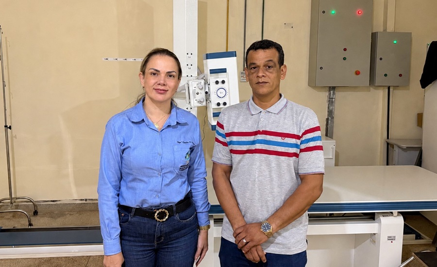 Cláudia de Jesus vistoria equipamentos comprados com emenda de R$ 500 mil em hospital 