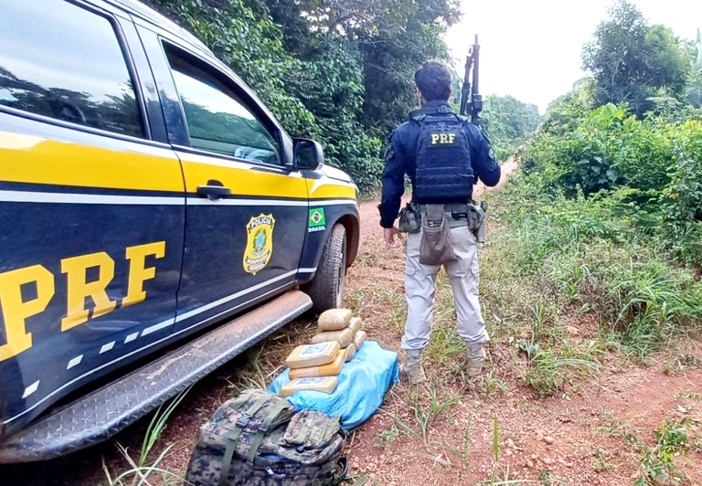 PRF prende sete pessoas e apreende drogas, arma e munições durante Operação Fronteira