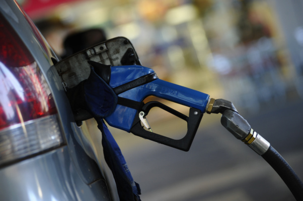 Fornecer transporte e gasolina a eleitores não atrai foro especial eleitoral
