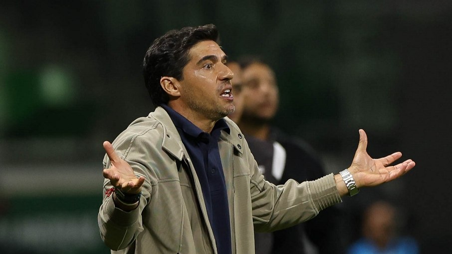 Abel Ferreira faz pedido à arbitragem para jogo contra o Flamengo
