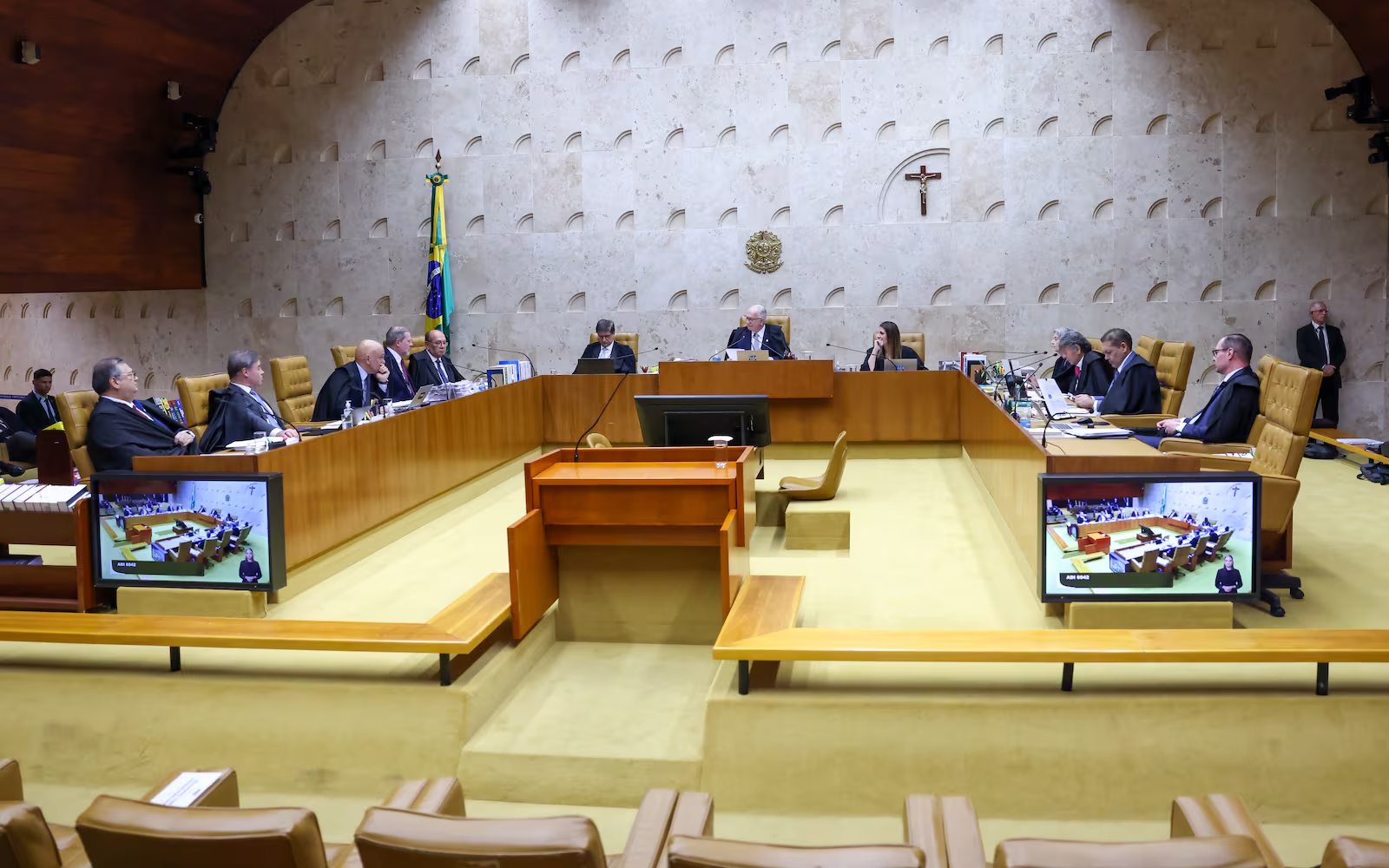 STF decide se muda a Lei da Ficha Limpa a poucos meses das eleições de 2026
