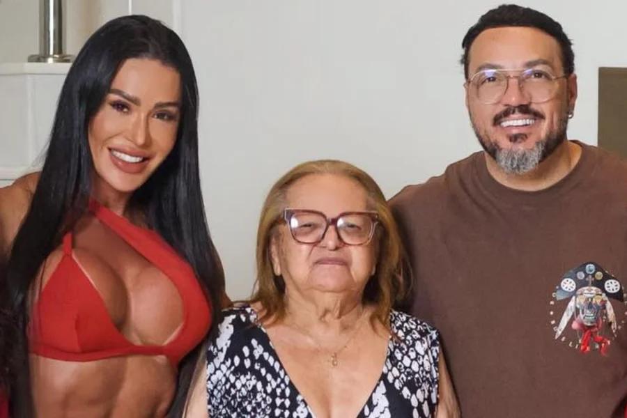 Influenciadora Gracyanne Barbosa se pronuncia sobre não morar mais com a mãe de Belo